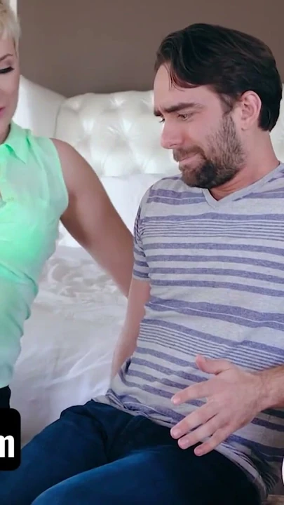 Gotmylf - şehvetli üvey anne ryan keely azgın üvey oğlunu milf kedi üzerinde büyük yük patlaması yapar | Klip 1