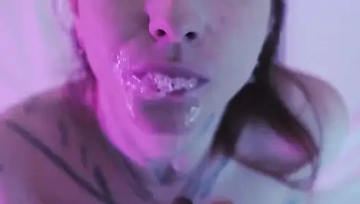 Marianna Mars fotoğraf çekimi sırasında yarak emiyor