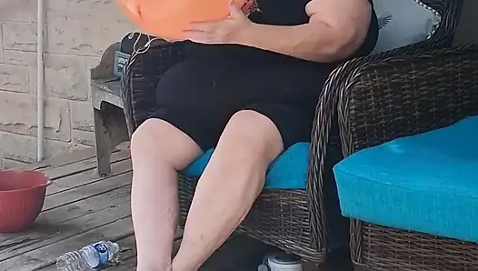 Büyük Güzel Hemşire Vicki'nin Büyük Bir Balonu Patlatma Isteği Var