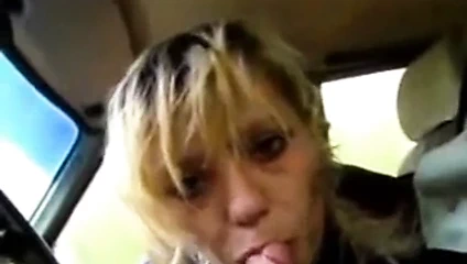 Milf bj içinde the araba