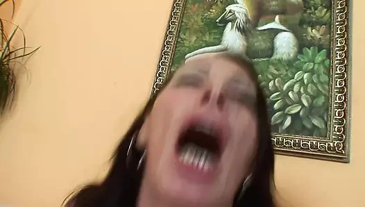 Seni patlatabilecek vahşi bir alman milf