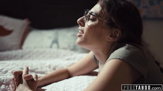 Saf tabu rahip genç 2 ona anal bekaretini ikna eder