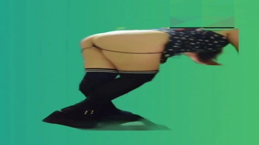 22 yaşındaki kız erkek arkadaşı için kendini kaydediyor ve yanlışlıkla bana videosunu gönderiyor