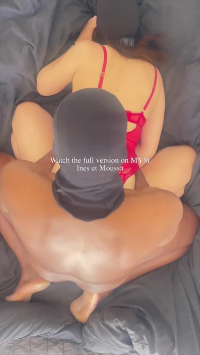 Французскую бюретку трахнул большой черный член