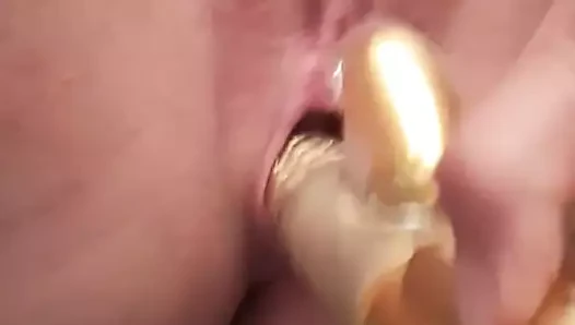 Elle se fonce la chatte au vibro