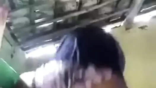 Zıplayan üzerinde o çük