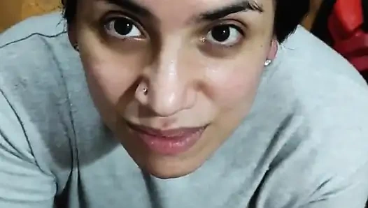 Quickie! Ağzına boşalıyor, boşalıyor ve yutuyor!