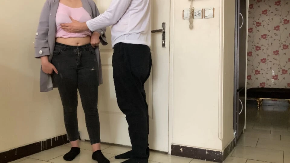 Iranian Milf sex in the office- sex monshei tehrani ba raesesh