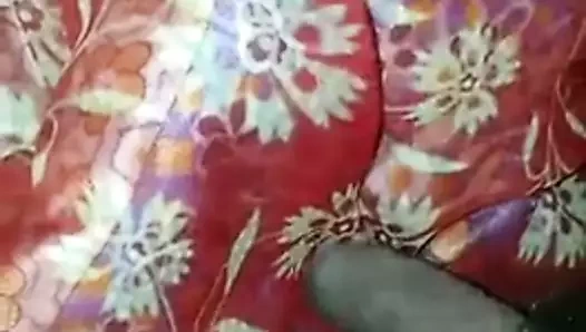 Sıcak kırmızı saree cumshot