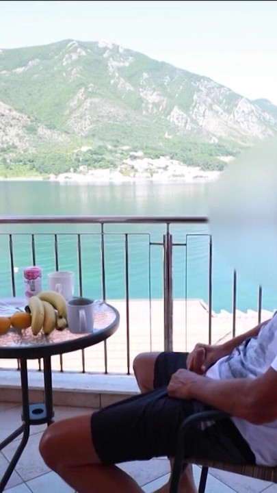 OTEL HALKA AÇıK! OTEL TERASıNDA SIKILIYOR! | Klip 1