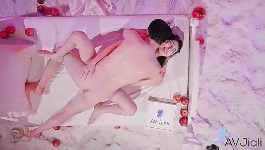 Jiaxin prens tarafından sikilen azgın kar beyazı