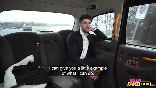 Şımarık bir erkek model tarafından sert sikiliyorum - kadın fake taxi