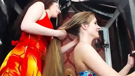 Uzun saç, saç, saç oyunu, saç tarama