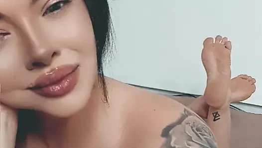 Ibadet sahibe lilikitten mükemmel vücut ve kıvrımlar