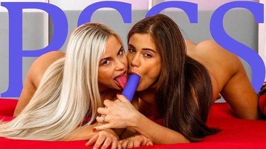 Lezzies çiş itibaren the duş için çarşaflar