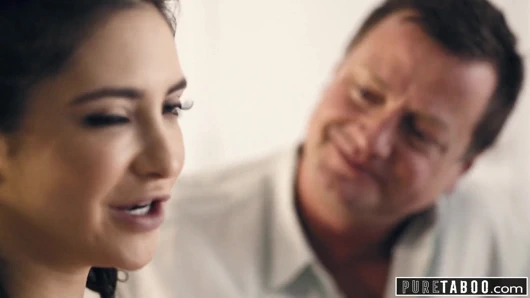 Saf Tabu - Sapık Ebeveynler, Gencin Değiştirildiğini Ortaya Koyuyor