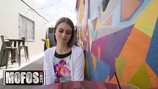 Publick pikaplar - jill kassidy - cafe cutie'nin nakit ihtiyacı var