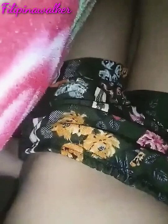 Lonely dik pinay oynama ile ona ıslak kedi