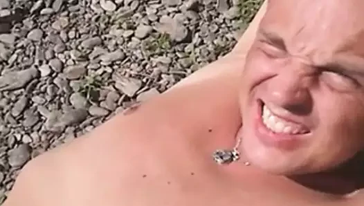 su üzerinde