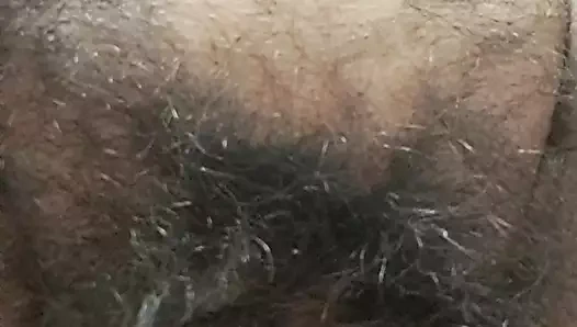 Üvey anne banyoda kendini kaydediyor ve üvey oğlu için kendine dokunuyor