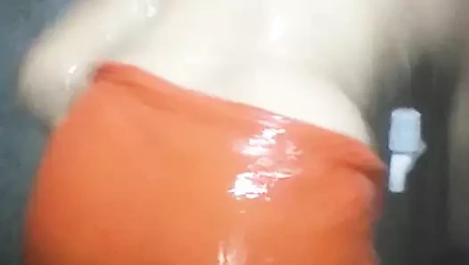 Köy ev hanımı banyo