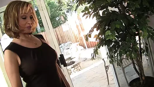 Sıcak Üvey Anne Ve Üvey Kız Bir Büyük Horoz Paylaş Ve Sikiş