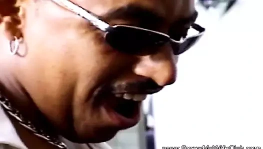 Swinger yaşam tarzını yaşamak onu iyi hissettiriyor