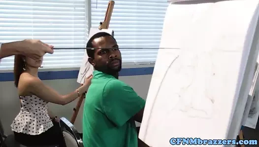 Cfnm öğretmenleri üçlü dersten sonra hakim