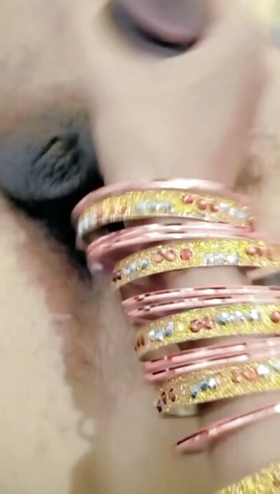 Karısı kocasına handjob yapmayı seviyor