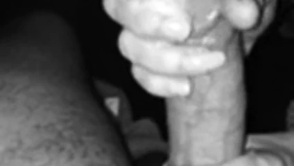 Büyük çük okşanıyor