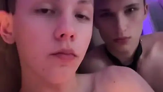 TwinksNextDoor videosu