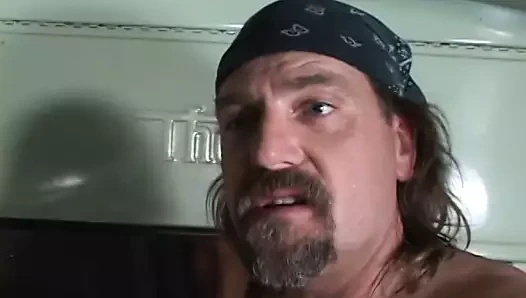 Seksi genç kız sıkı kutusunda uzun sert yarak alıyor