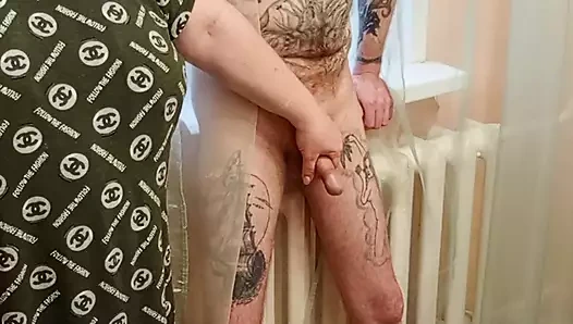 Sabahım iyi bir mastürbasyon ve üvey annem tarafından yarağımın oral seksiyle başladı