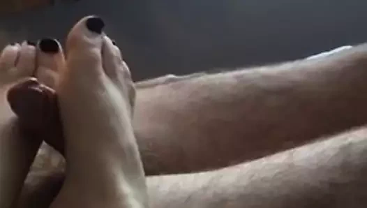 Benim sert horoz ayaklar tarafından alay edilir