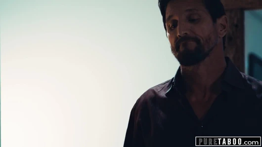 Saf tabu üvey anne üvey amca ile genç yakalandı ve katıldı