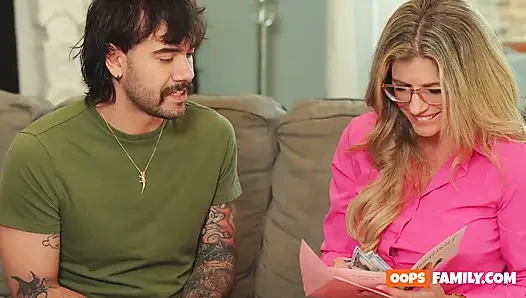 Oyununun bir adım daha yukarısı, üvey anne! Biraz sert ve doyumsuz bir hareketle aşağılanıp edepsizlik zamanı geldi. Hadi başlayalım!