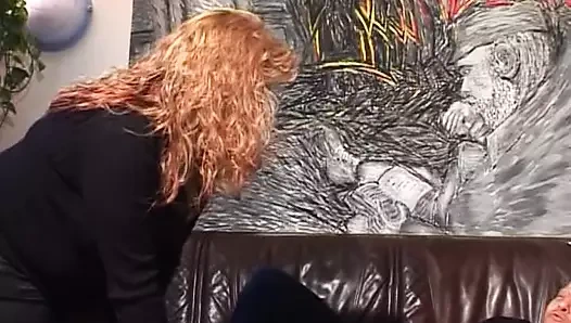 Sarışın saçlı tombul Alman bayan büyük göğüslerinin her yerine boşalıyor