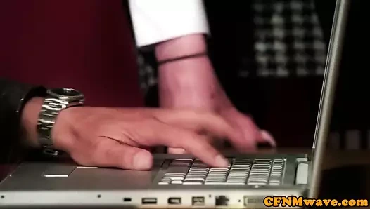 İngiliz femdoms saksocu hacker içinde grup