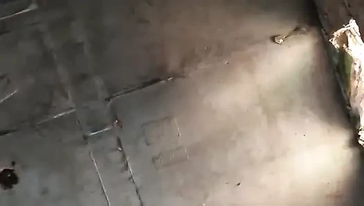 Kız arkadaş büyük yaraklı erkek arkadaşı tarafından sert sikiliyor