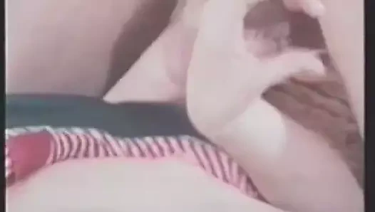 Hot 3som with dildo and bottle fucking the cunt.