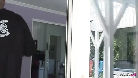 Ateşli orta yaşlı seksi kadın rosario stone kalın yaraklı bir latin tarafından sikiliyor