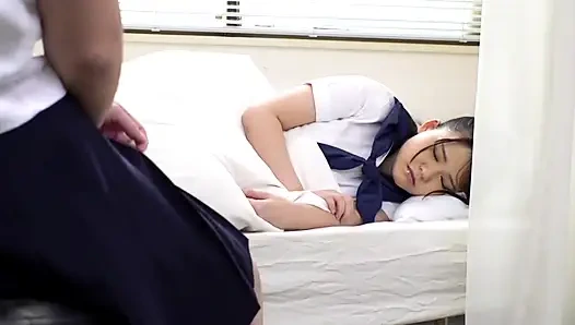 Etrafta kimse olmadığı için, o kızla