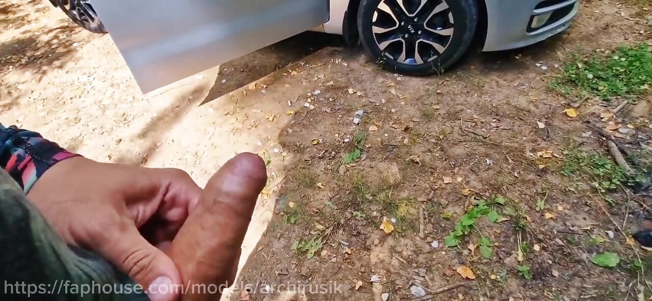 Yolda Etekli Sevimli Bir Iri Güzeli Sert Sikiyor Ve Taksisinde Prezervatifsiz Sikiyor.