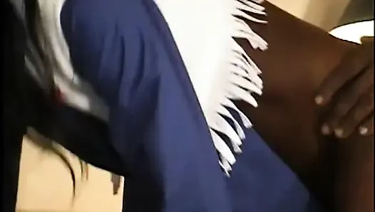 Zenci kız yarağına biniyor
