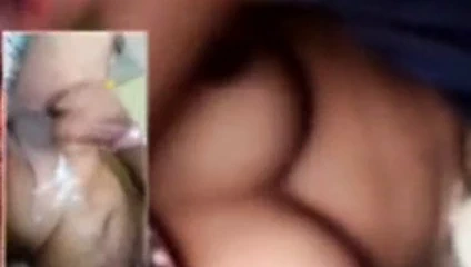 Göğüsleri görmek için mastürbasyon yapmak