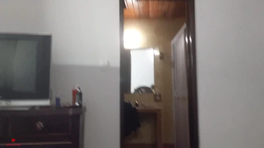 Masum yüzlü üvey kız kardeşim bana harika bir oral seks yapmasına izin vermemi istiyor