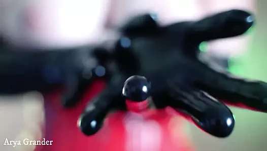 Doğal göğüsler ve uzun opera lateks lastik eldivenler bedava video