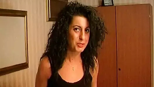 Tuscany'den, güzel esmer kız ateşli ve yarakla heyecanlı