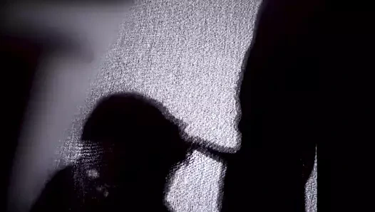 Gölgede sakso - kız arkadaşım zor bir iş gününden sonra bana küçük bir hediye veriyor