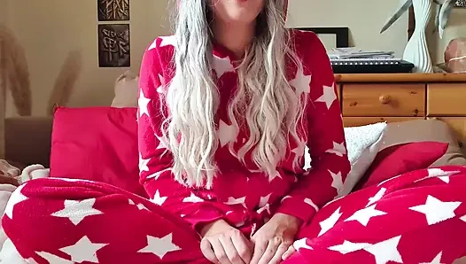 German Teen Anal play in the morning in her pajams (Deep Anal)